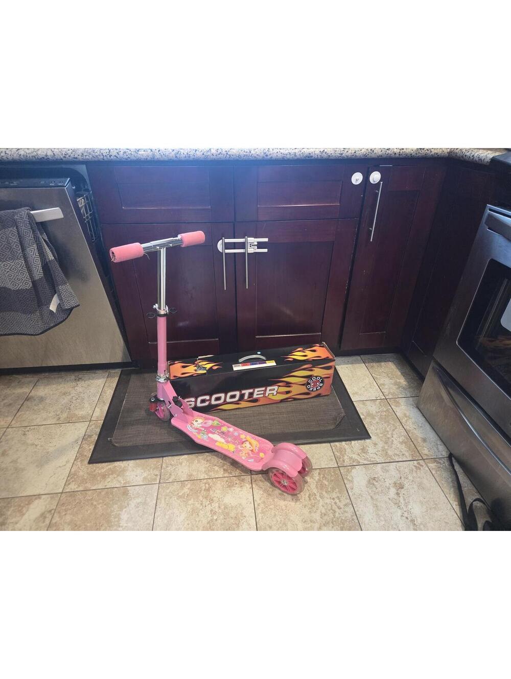 Pink Kids' Three-Wheel folding Scooter